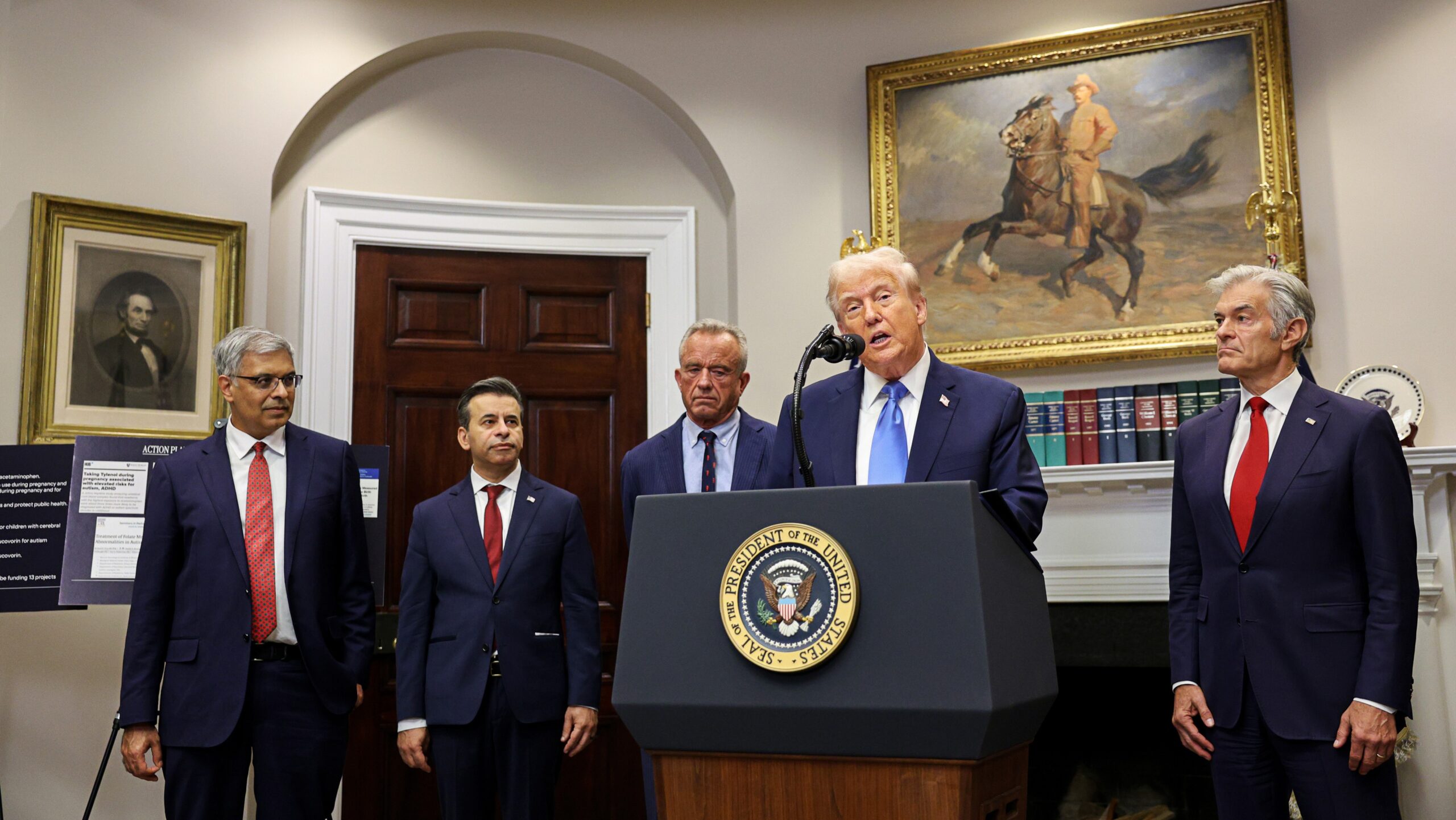 Trump Tells Pregnant Women to ‘Fight Like Hell’ Not to Take Tylenol